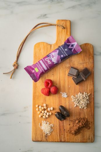  Moonvalley  Proteinbar Sjokolade & Bringebær 50g Økologisk 1003578 Fjellklar Sport 2